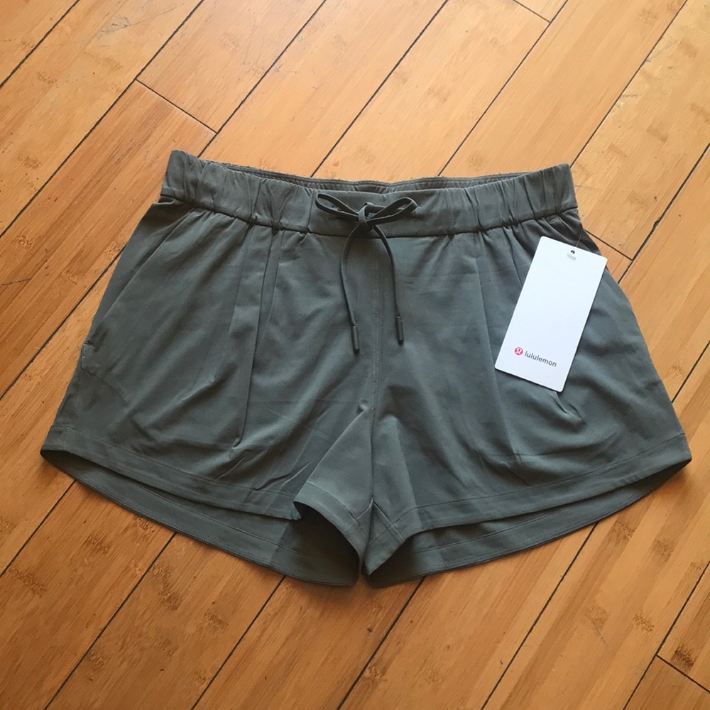 Lululemon Stroll at Sundown Shorts, Grey Sage/6